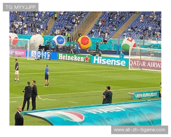 球迷自发组织为球队送行展现深厚情感，自发组织的足球赛